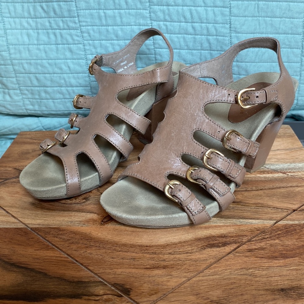 Earthies Wedges